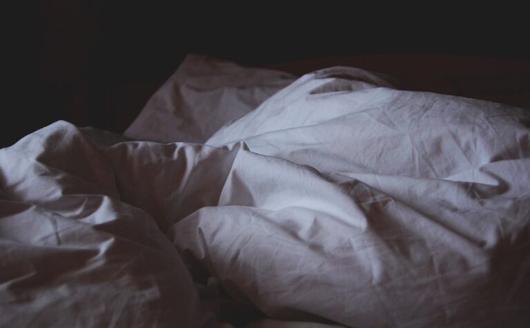 Ile potrzeba snu – ile godzin powinien spać dorosły?